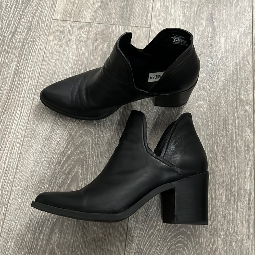 Steve Madden black cutout boot